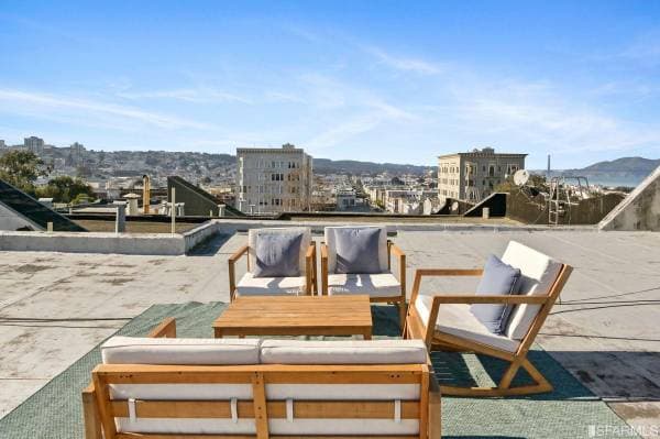 2BR/2BA Condo on Chestnut Street · San Francisco photo 2