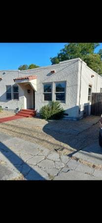 2BR/1BA Single Family House · Santa Rosa photo 1