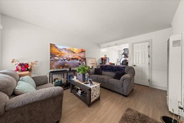 2BR/2BA Apartment on Forest Ave · Hayward photo 1
