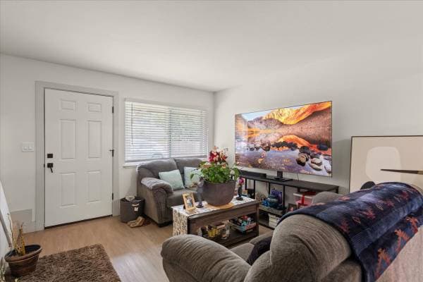 2BR/2BA Apartment on Forest Ave · Hayward photo 2