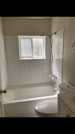 2BR/1BA Apartment on Occidental St · Emeryville photo 5