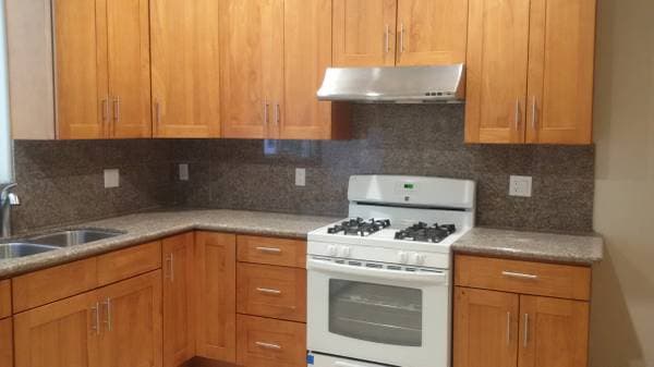 2BR/1BA Apartment · Daly City photo 2