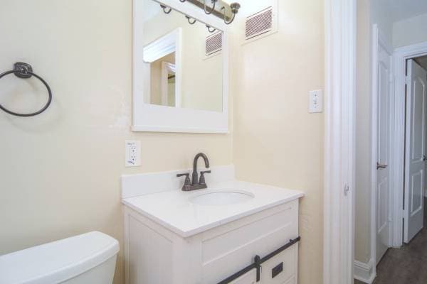 2BR/1BA Apartment on Cadillac Dr · Campbell photo 5