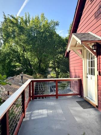 1BR/1BA Apartment · Forest Knolls photo 1