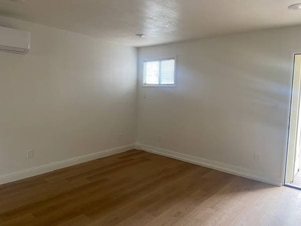 0BR/1BA Apartment · Oakland photo 5