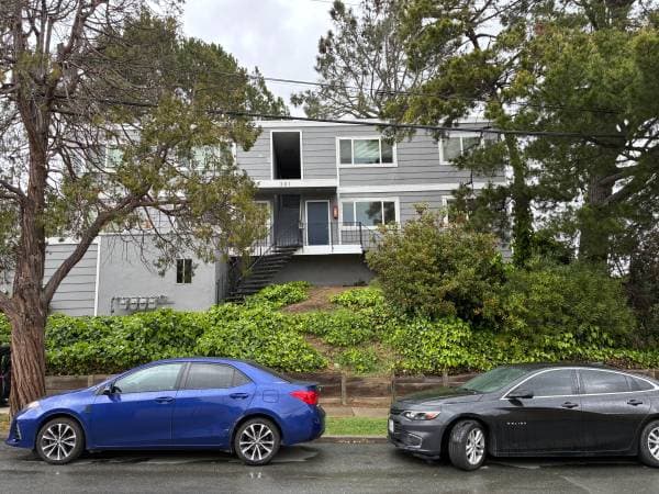 2BR/1BA Apartment on C Street · Martinez photo 1