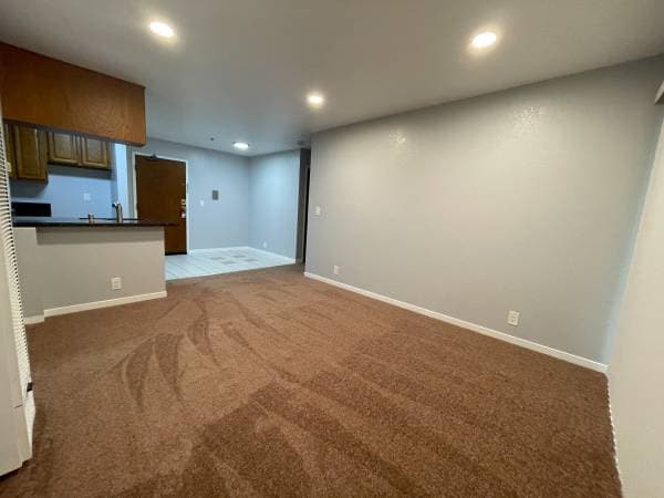 2BR/2BA Apartment on Macarthur Blvd · Oakland photo 5