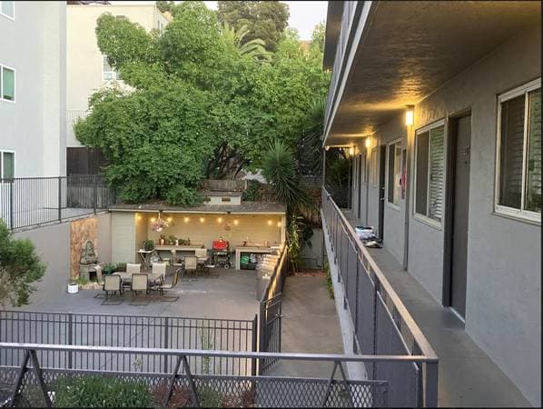 1BR/1BA Apartment · Oakland photo 3