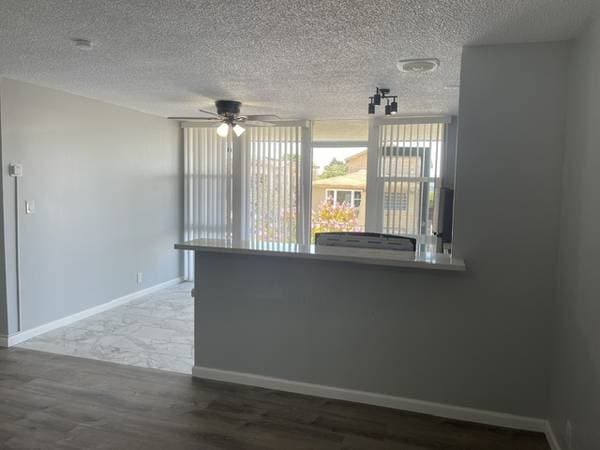 1BR/1BA Apartment · Oakland photo 4