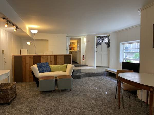 1BR/1BA Apartment · Oakland photo 5