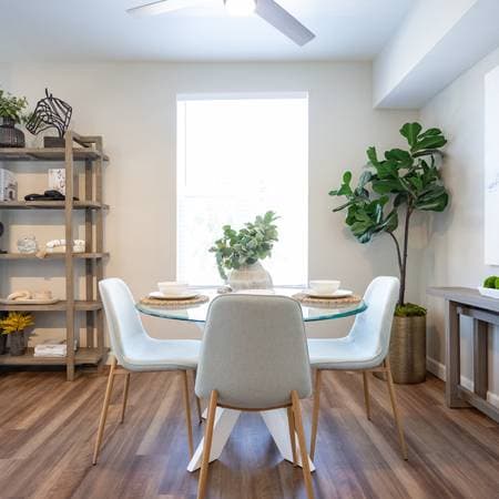 1BR/1BA Apartment on Round Barn Blvd · Santa Rosa photo 4