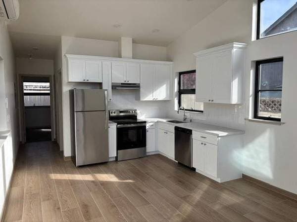 1BR/1BA Single Family House on Mission Drive · Santa Cruz photo 4