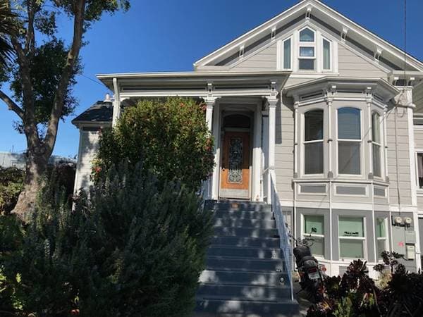 3BR/1BA Duplex on Center St. · Oakland photo 2