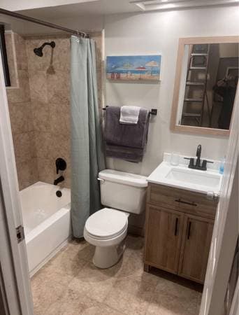 1BR/1BA Duplex on Hemlock Ave · Concord photo 5