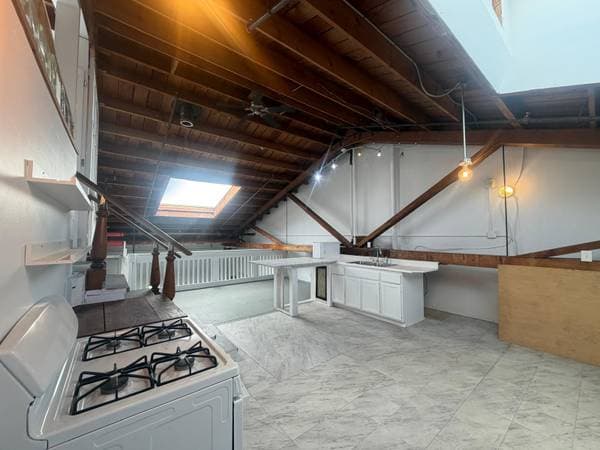 2BR/1BA Loft on San Leandro St · Oakland photo 2