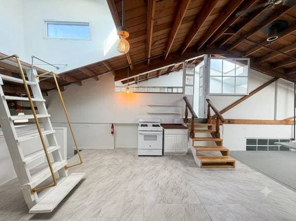 2BR/1BA Loft on San Leandro St · Oakland photo 3