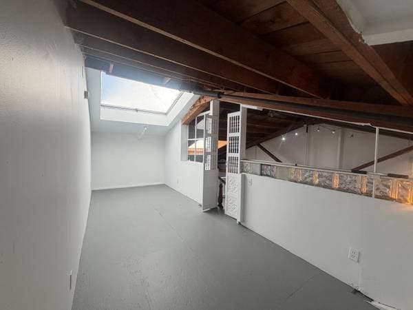 2BR/1BA Loft on San Leandro St · Oakland photo 5