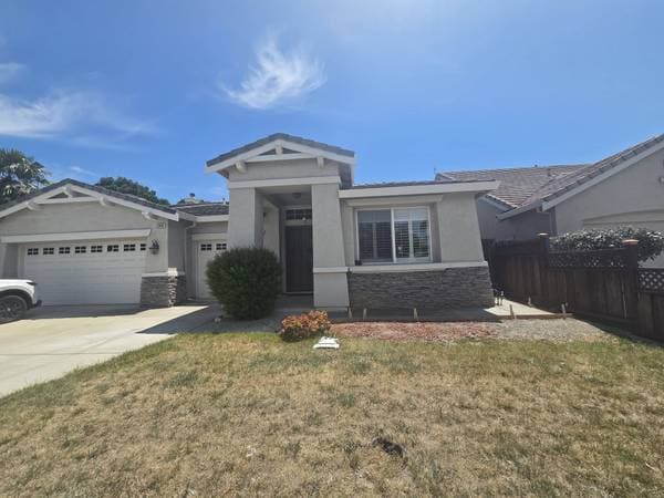 2BR/3BA Single Family House · Tracy photo 1