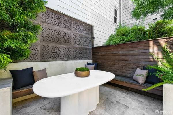 1BR/2BA Single Family House on Greenwich St · San Francisco photo 1
