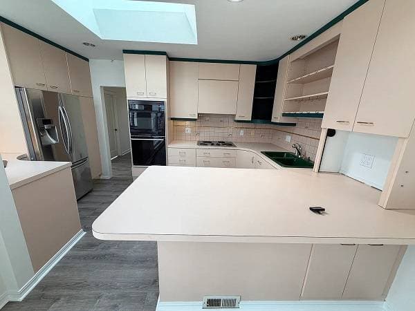 3BR/2BA Single Family House · San Francisco photo 2