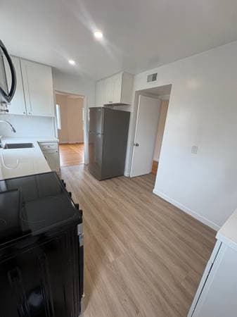 2BR/1BA Apartment on Bellevue Ave · Oakland photo 1