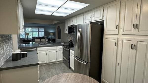 Wonderfully Located 3 Bed, 1 Bath Home- Close To Michell Park + Library, Shops, And More! photo 3