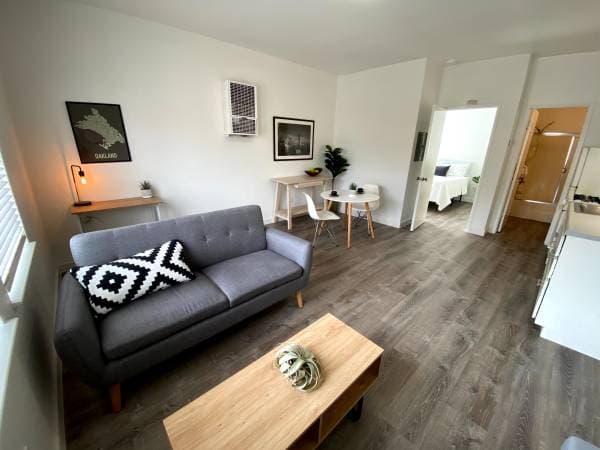 1BR/1BA Apartment · Oakland photo 1