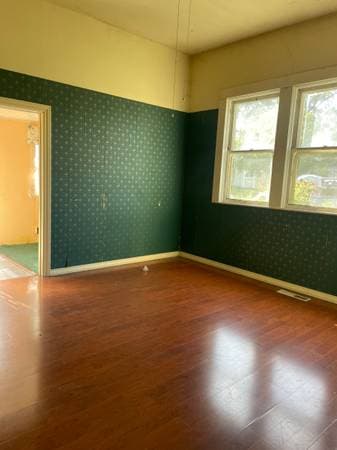 3BR/2BA Single Family House · Cloverdale photo 4