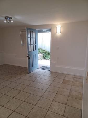 1BR/1BA Apartment on 5th Avenue · Santa Cruz photo 5