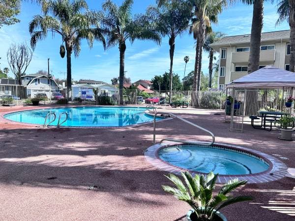 2BR/1BA Apartment on St. Ignatius Place · Santa Clara photo 1