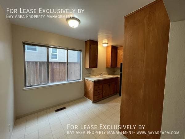 1BR/1BA Apartment on Lorton Avenue · San Mateo photo 4