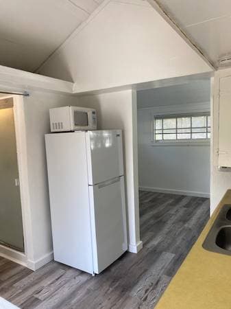 1BR/1BA Single Family House · Santa Rosa photo 5