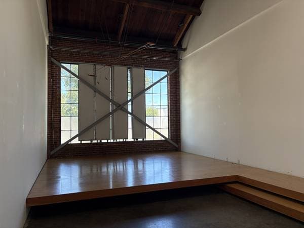 0BR/1BA Loft on Peralta Street · Oakland photo 4