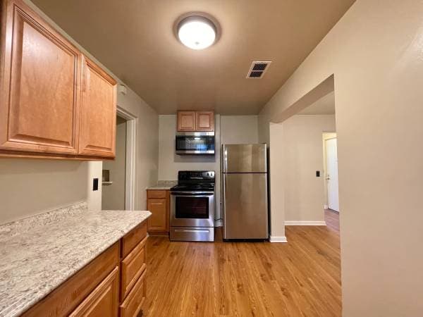 1BR/1BA Single Family House on Brown Street Unit A · Napa photo 5