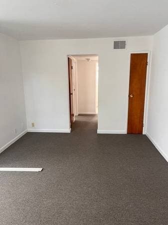 2BR/1BA Apartment · Oakland photo 4