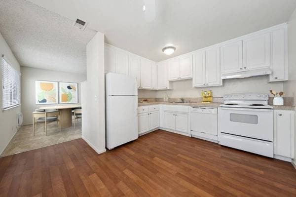 2BR/1BA Apartment on Hollis Avenue · Campbell photo 1