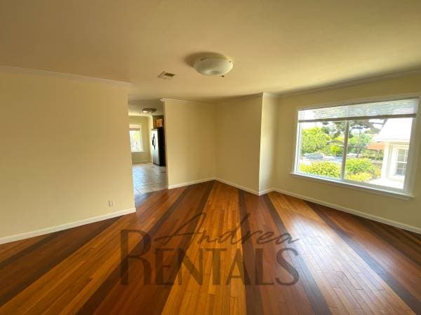 4BR/3BA Apartment on E 22nd St · Oakland photo 1