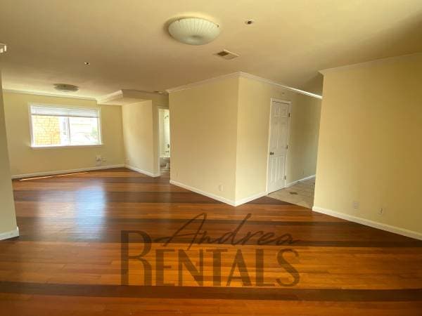 4BR/3BA Apartment on E 22nd St · Oakland photo 2