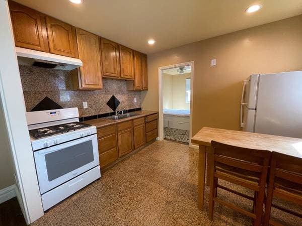 1BR/1BA Apartment · Oakland photo 1