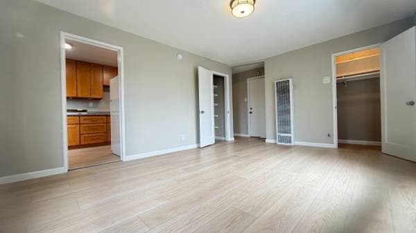 Oakland Manor photo 2