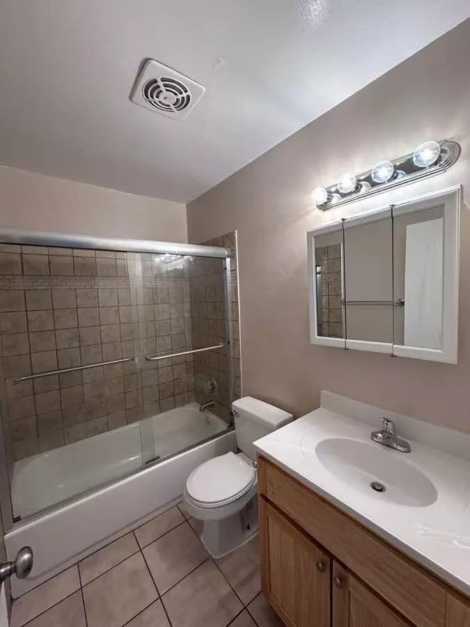 39th Avenue Apartments photo 3