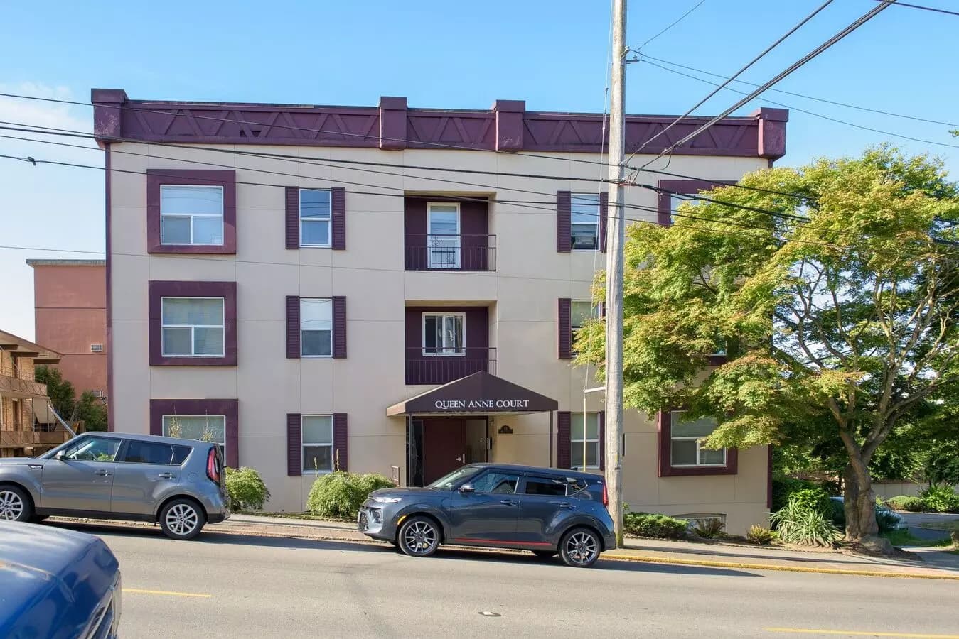 QA Queen Anne Court photo 1