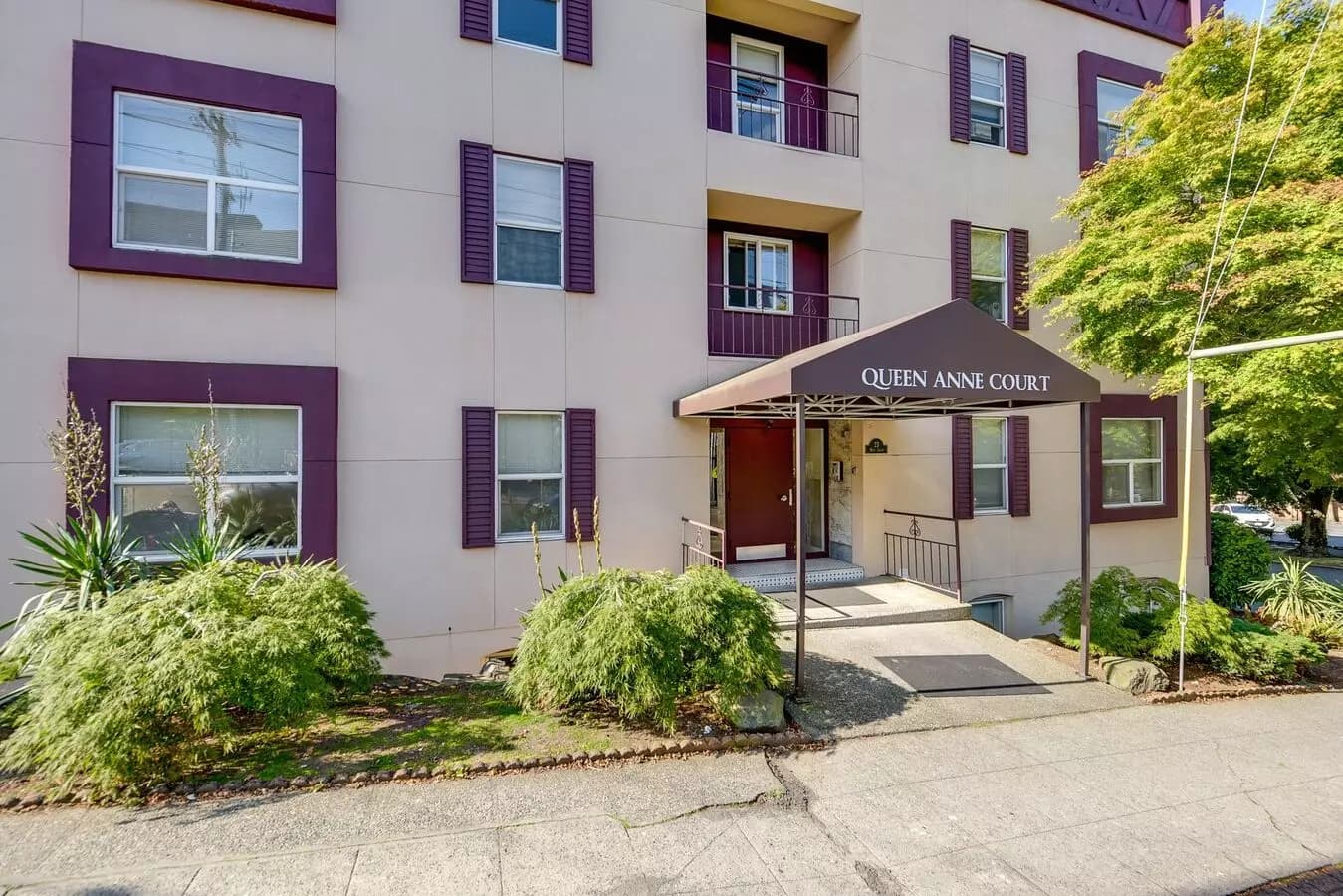 QA Queen Anne Court photo 4