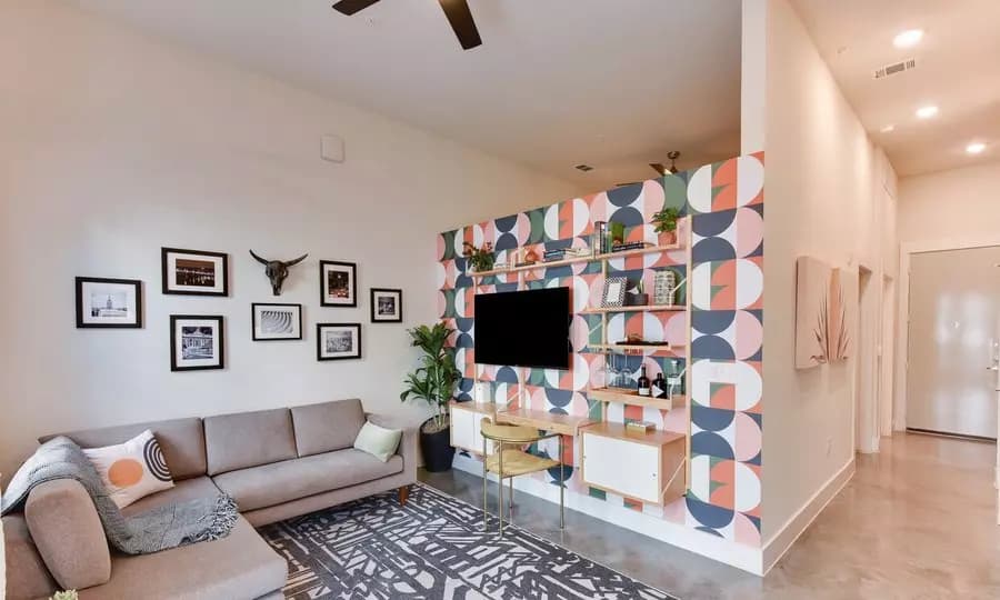 607 W St photo 3