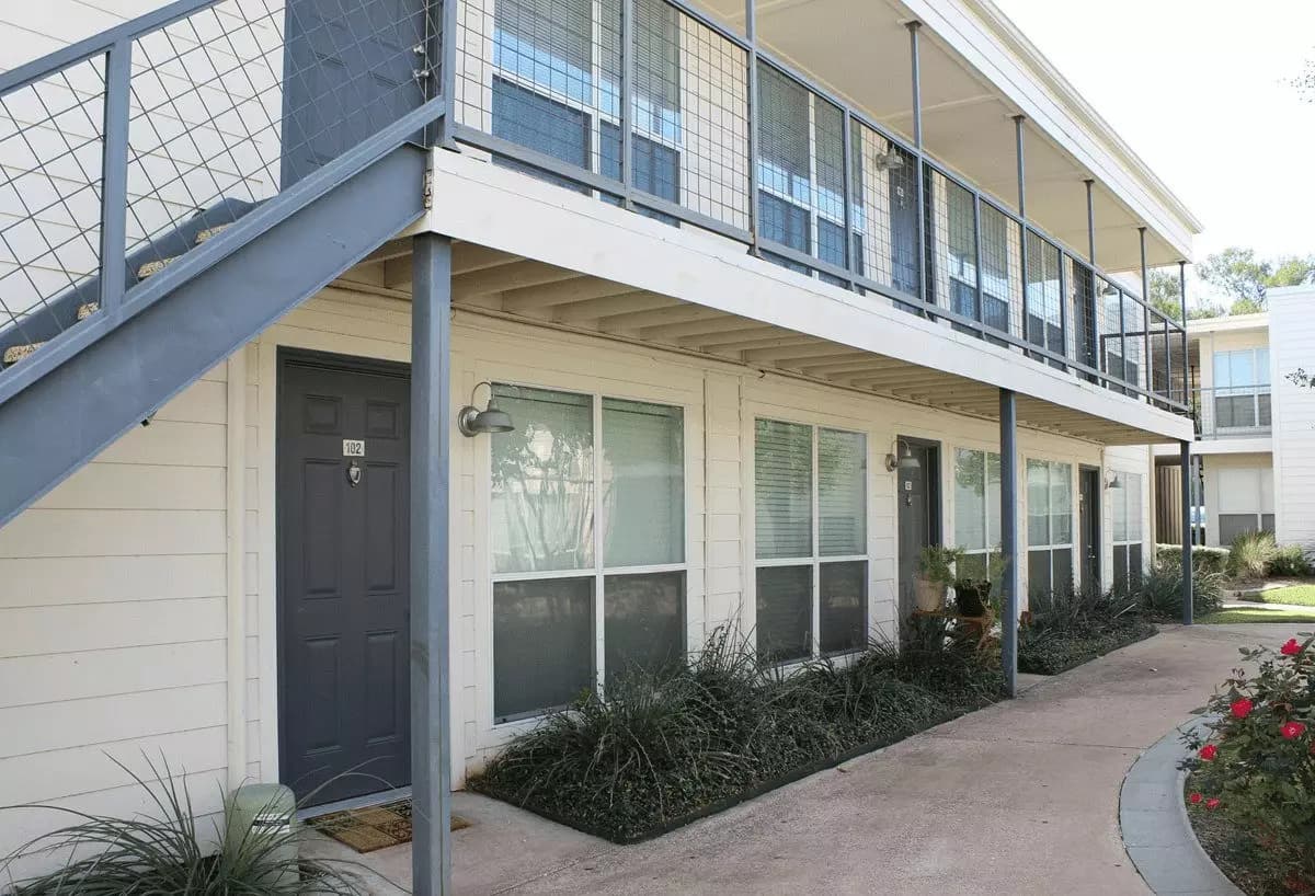 Carillon Apartments photo 5