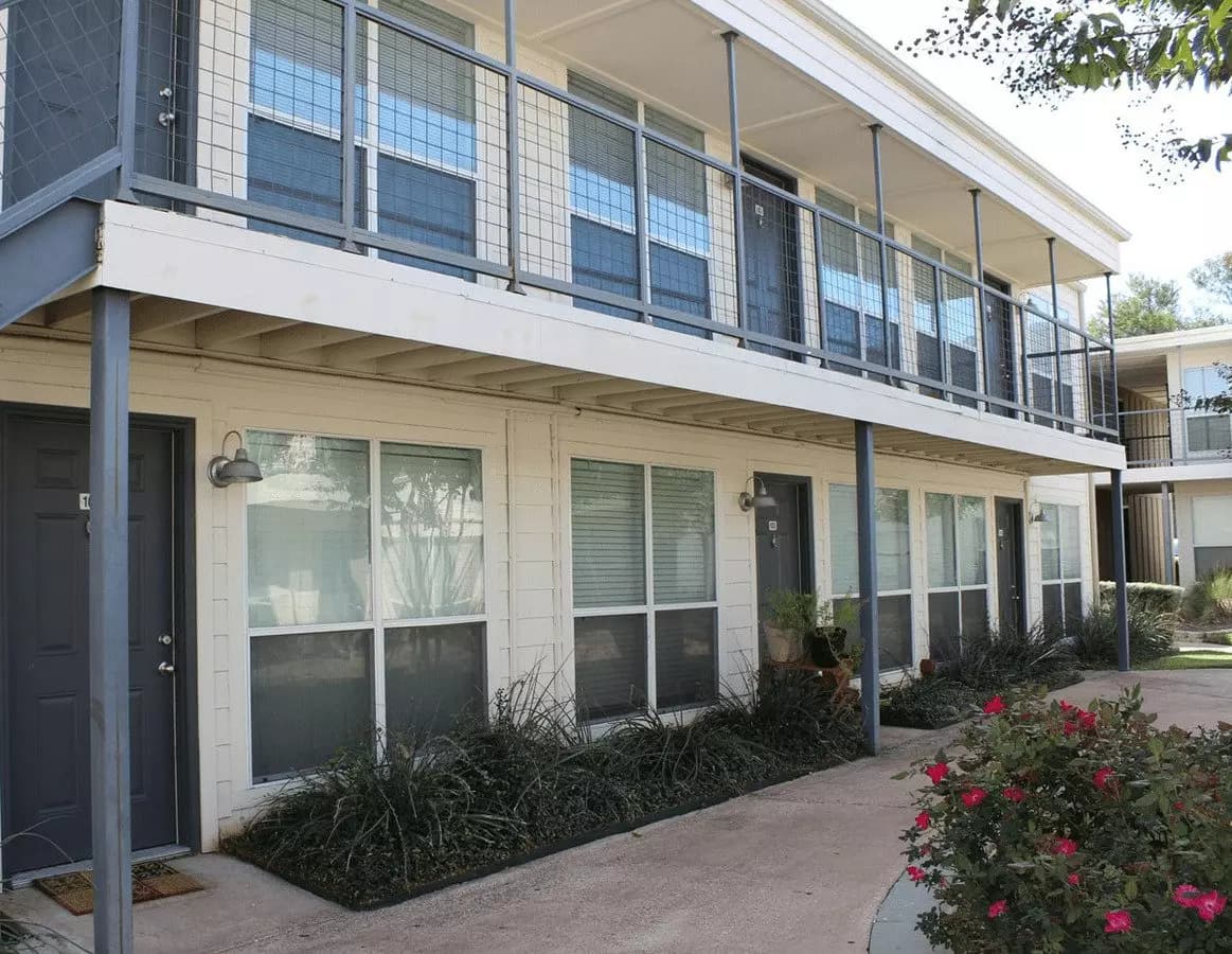 Carillon Apartments photo 1