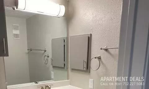 36 Tx St photo 5
