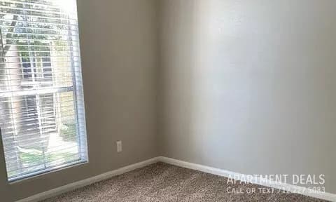 36 Tx St photo 3