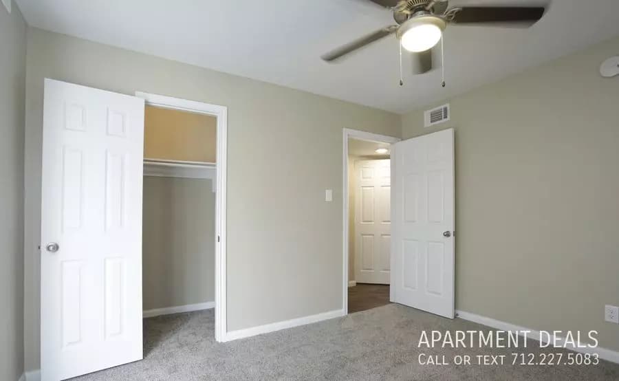 5836 S Lk photo 2