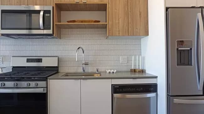 Heights Apts photo 1